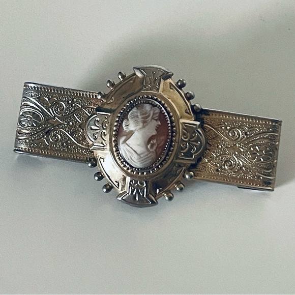 Victorian Brooch Taille D’ Epargne Enamel Gold Tone Pin Back Brooch - Picture 2 of 10